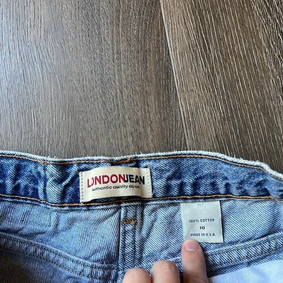 LondonJean | Vintage Denim Distressed Shorts Women’s Size 10 | Medium Wash - Picture 9 of 11